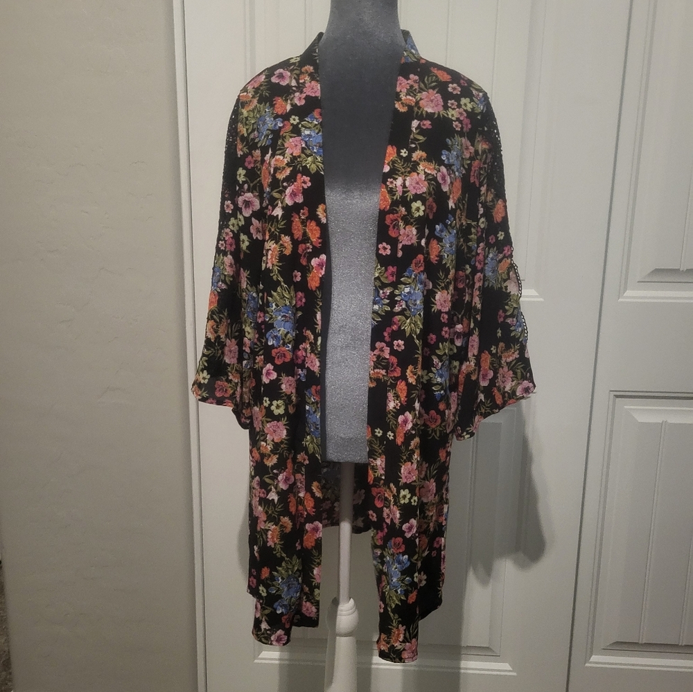 TIME and TRU EUC Floral Coverup, Like New